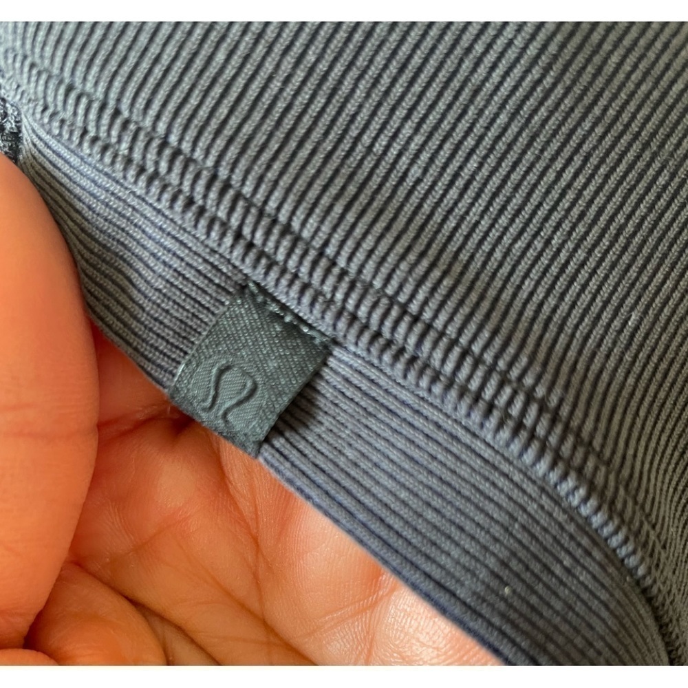 Lululemon crop top - Picture 6 of 6